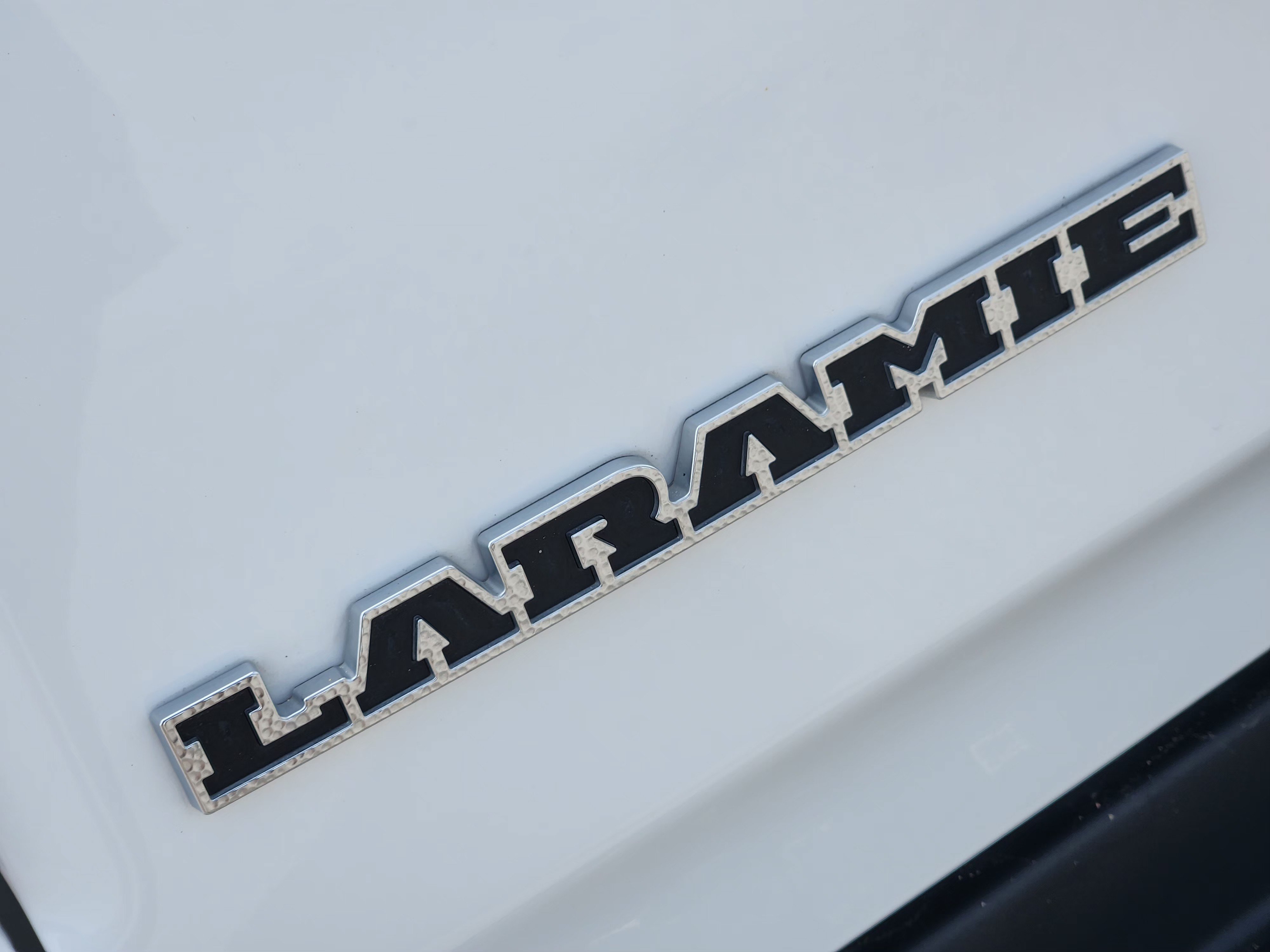 Used 2025 RAM 1500 Laramie AWD/4WD image 14