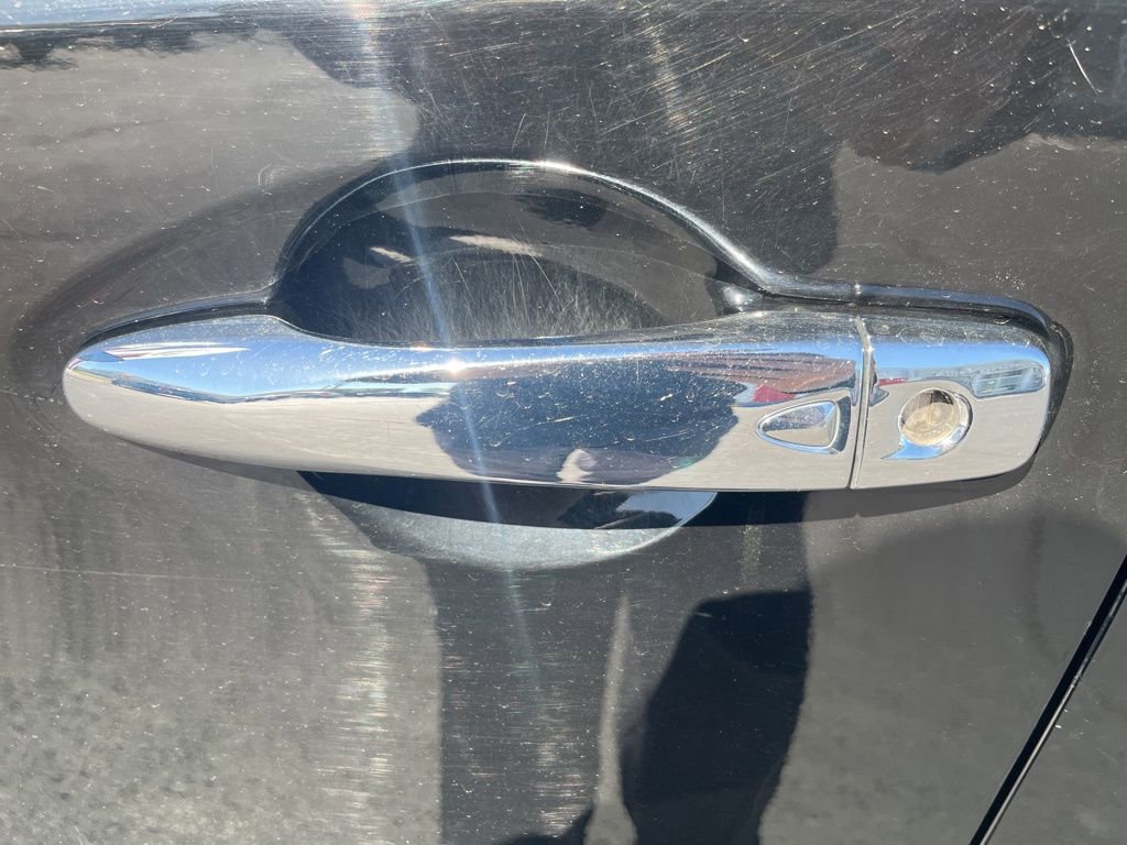 Used 2020 Nissan Murano SL w/ Moonroof Package AWD/4WD image 16