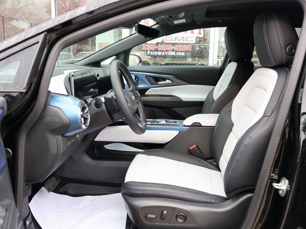 New 2026 Chevrolet Equinox EV LT w/ Convenience Package II FWD image 11