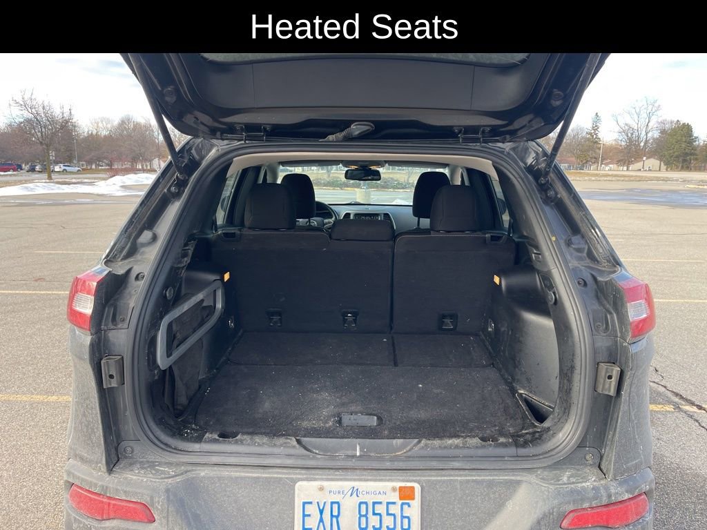 Used 2015 Jeep Cherokee Latitude w/ Cold Weather Group image 9