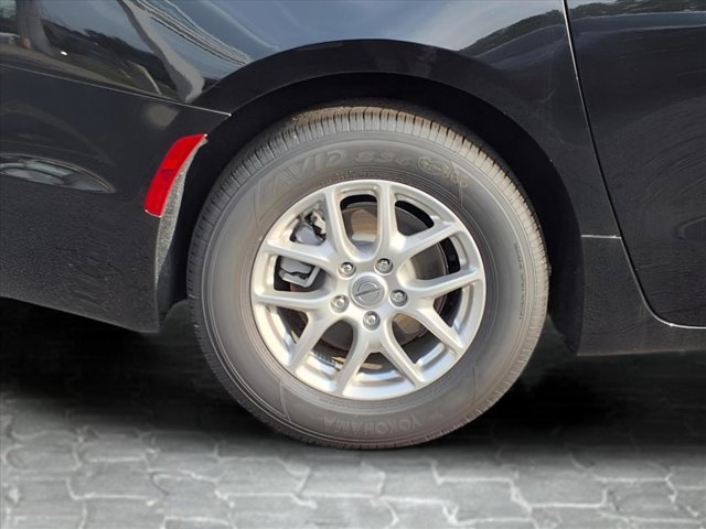 New 2025 Chrysler Voyager LX image 4