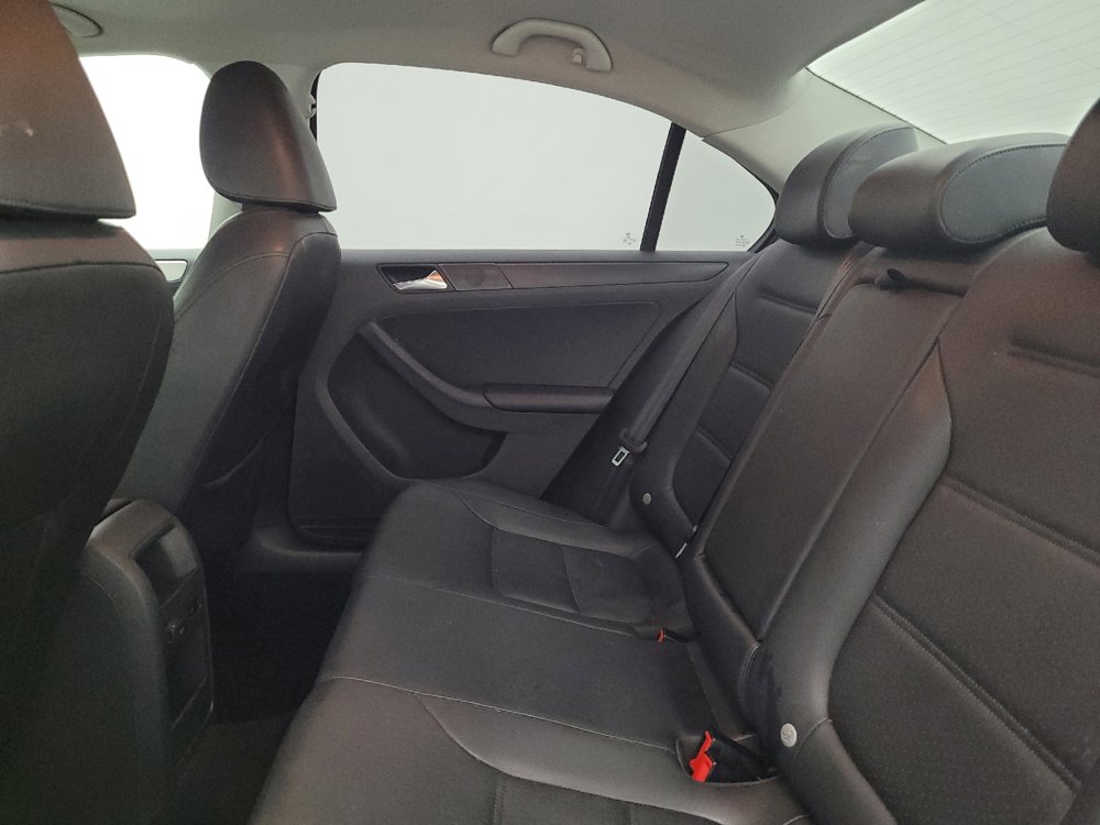 Used 2013 Volkswagen Jetta SE FWD image 18