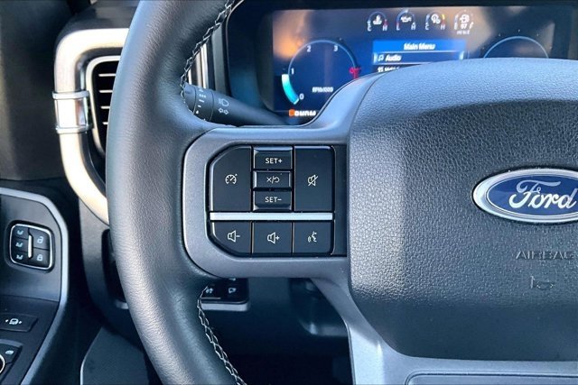 Used 2025 Ford F250 Lariat w/ Chrome Package image 12