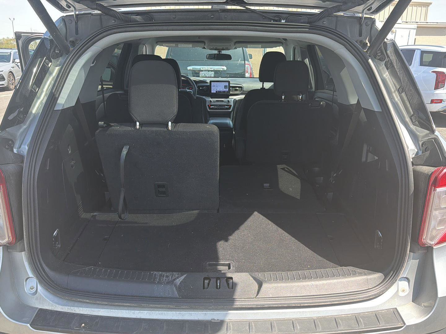 Used 2023 Ford Explorer XLT image 8