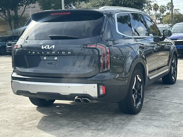 Certified 2023 Kia Telluride EX w/ EX Captain's Chair Package FWD image 8