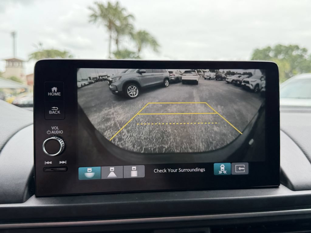 Used 2025 Honda Pilot Touring image 23