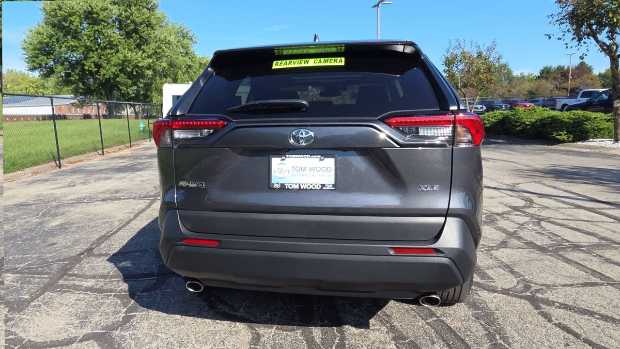 Used 2022 Toyota RAV4 XLE Premium FWD image 7