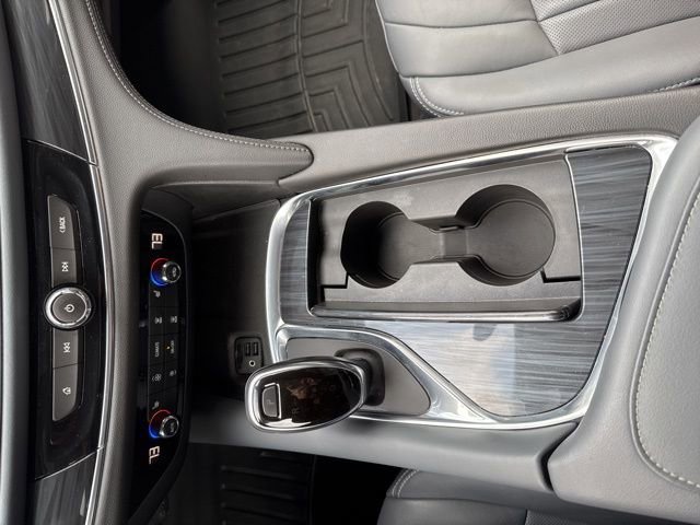 Used 2020 Buick Enclave Essence w/ Sound and Sites Package image 18