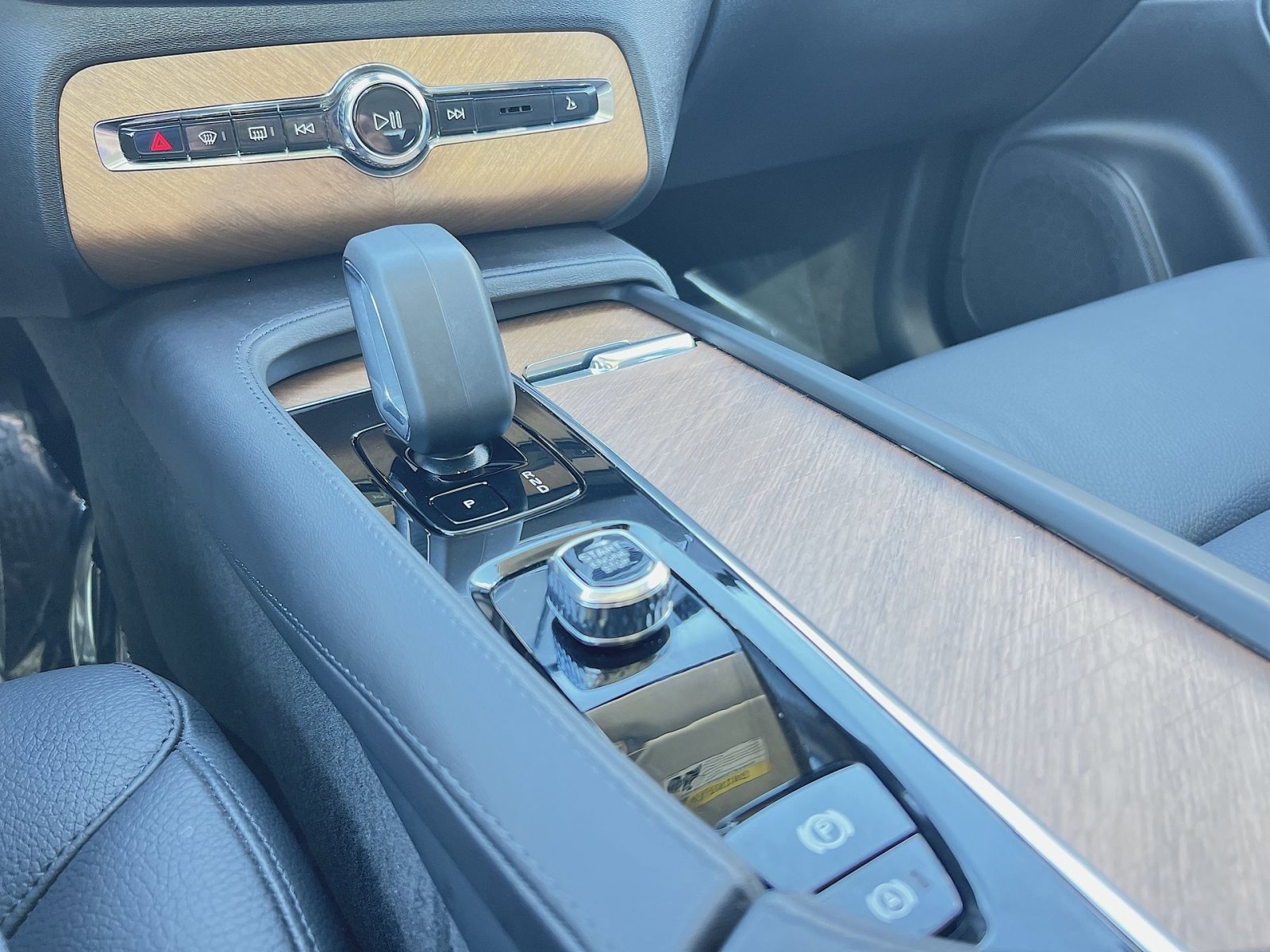 Certified 2023 Volvo XC90 B6 Plus w/ Protection Package Premier image 22