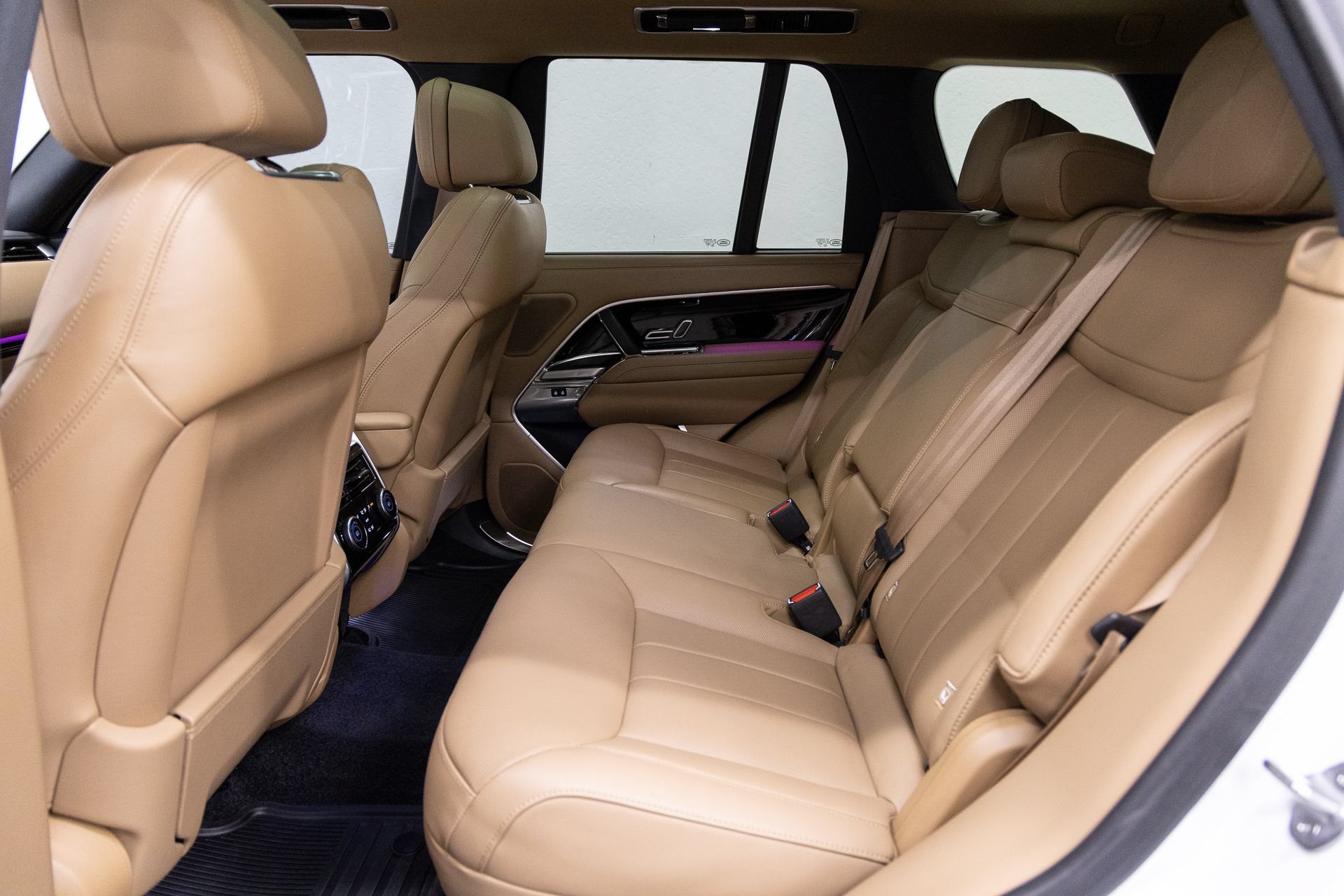 Used 2023 Land Rover Range Rover SE AWD/4WD image 8