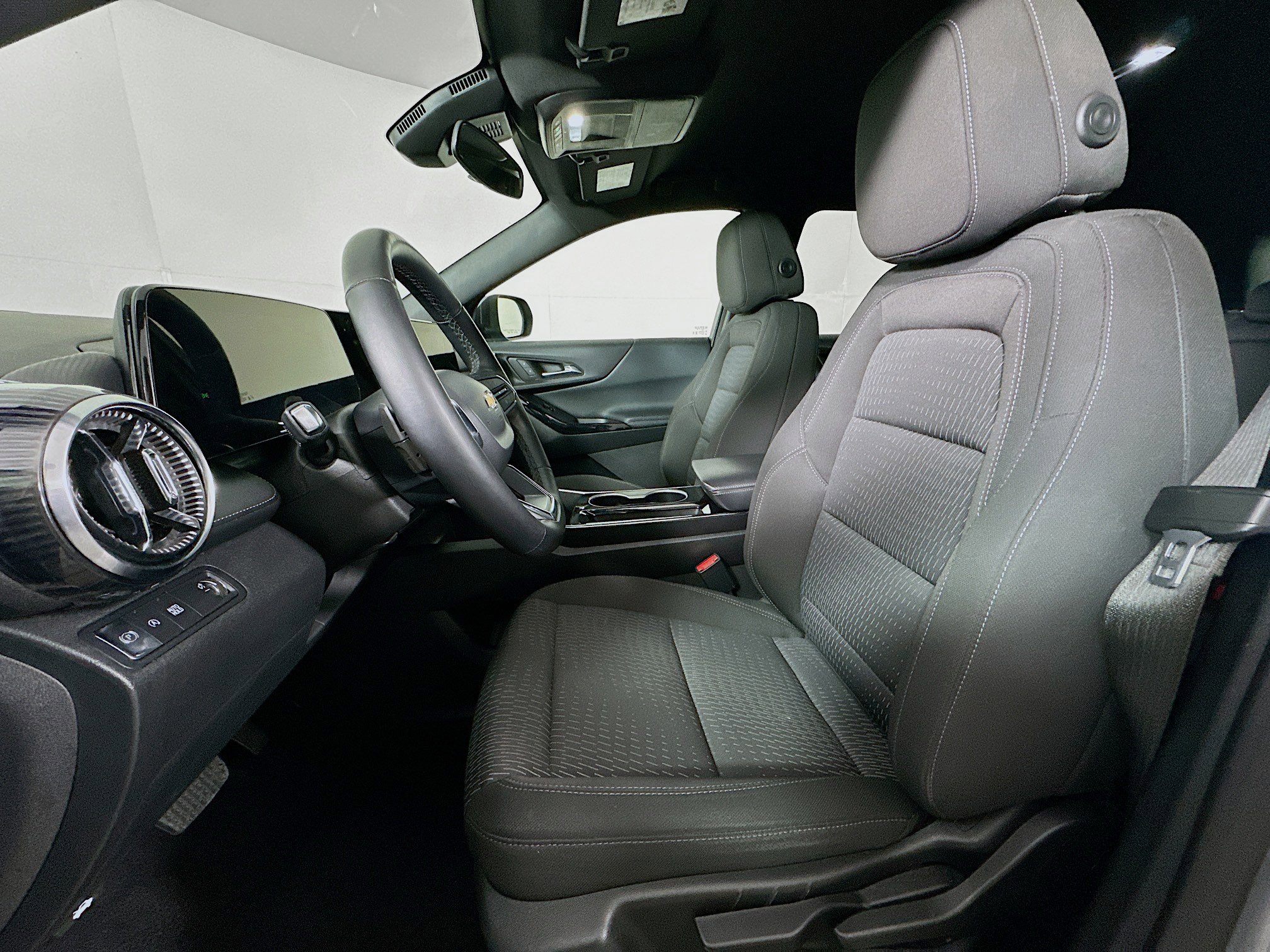 Used 2025 Chevrolet Equinox LT image 13