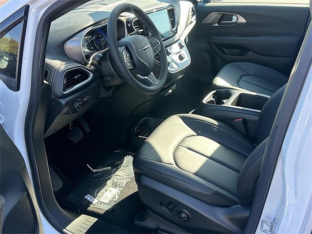 New 2026 Chrysler Pacifica Select image 10