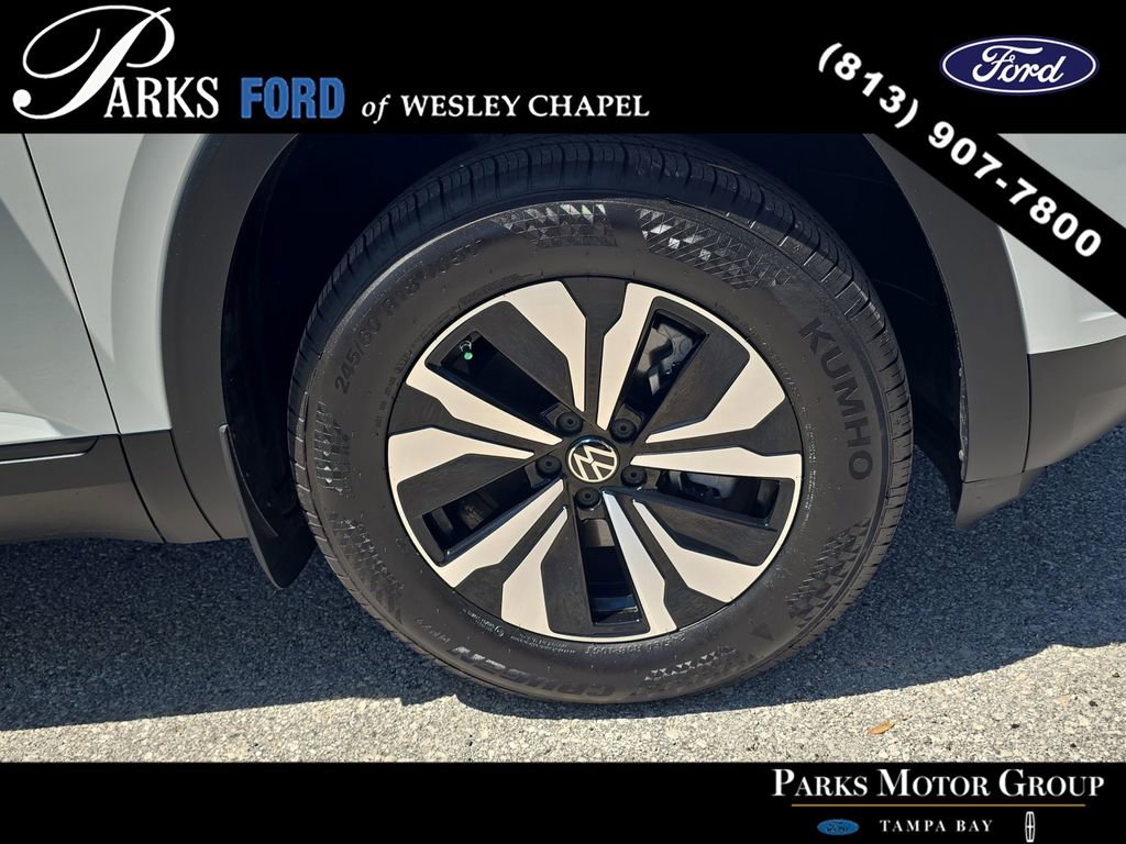 Used 2025 Volkswagen Atlas SE FWD image 32