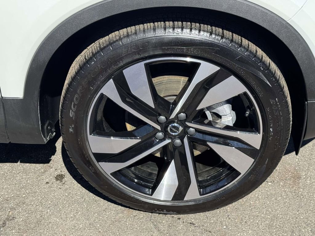 Certified 2026 Volvo XC40 B5 Plus w/ Climate Package image 6