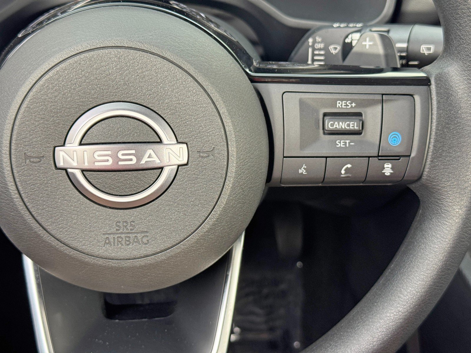 Used 2023 Nissan Rogue SV FWD image 20