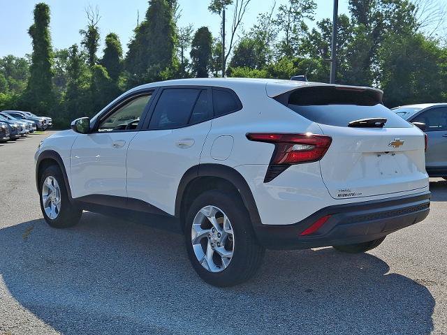 Certified 2025 Chevrolet Trax LS w/ LS Convenience Package FWD image 4