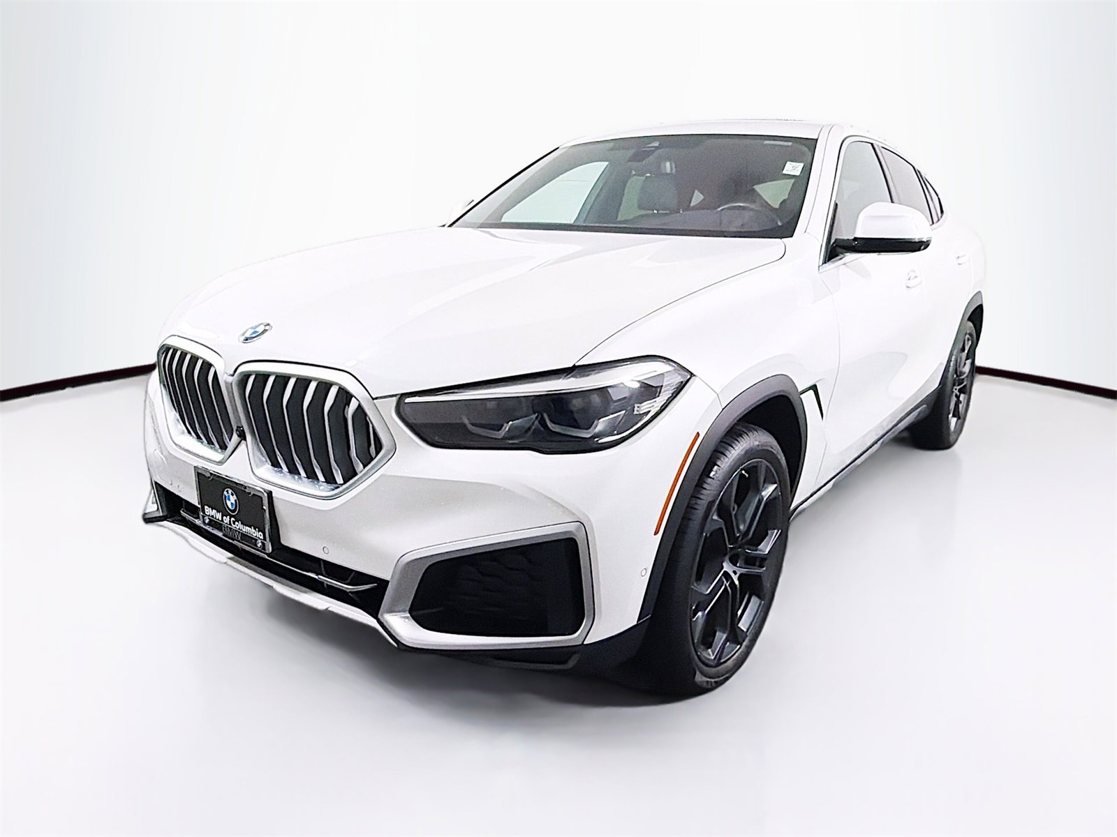 Used 2023 BMW X6 xDrive40i w/ Premium Package image 3