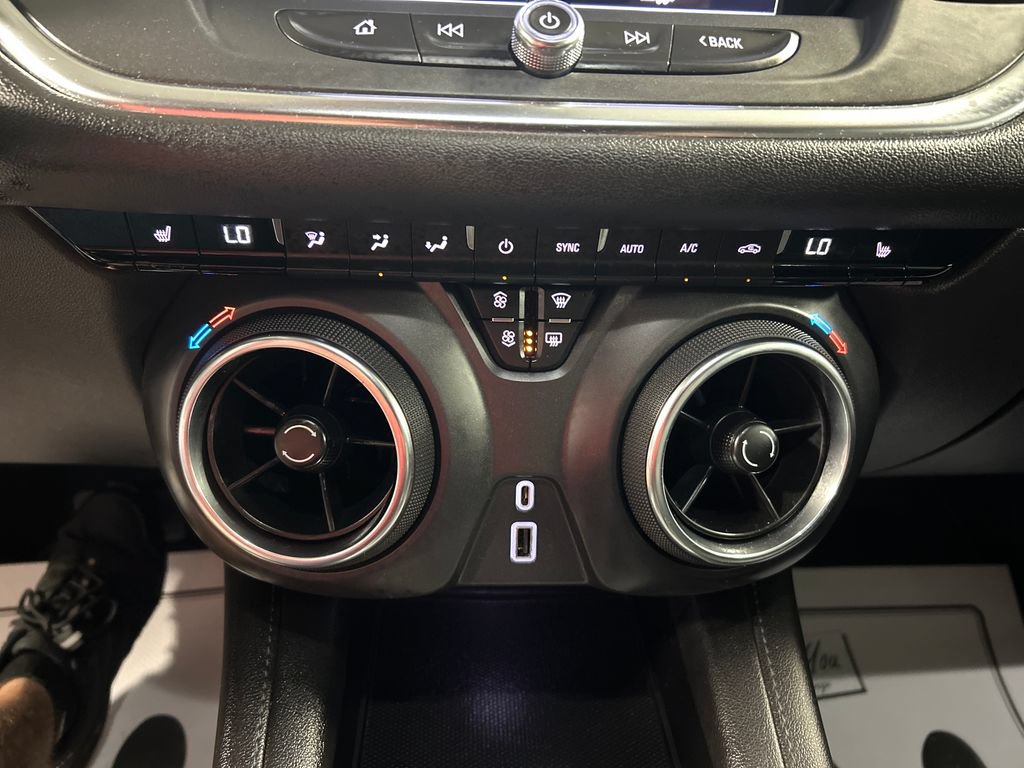 Used 2022 Chevrolet Blazer LT AWD/4WD image 19