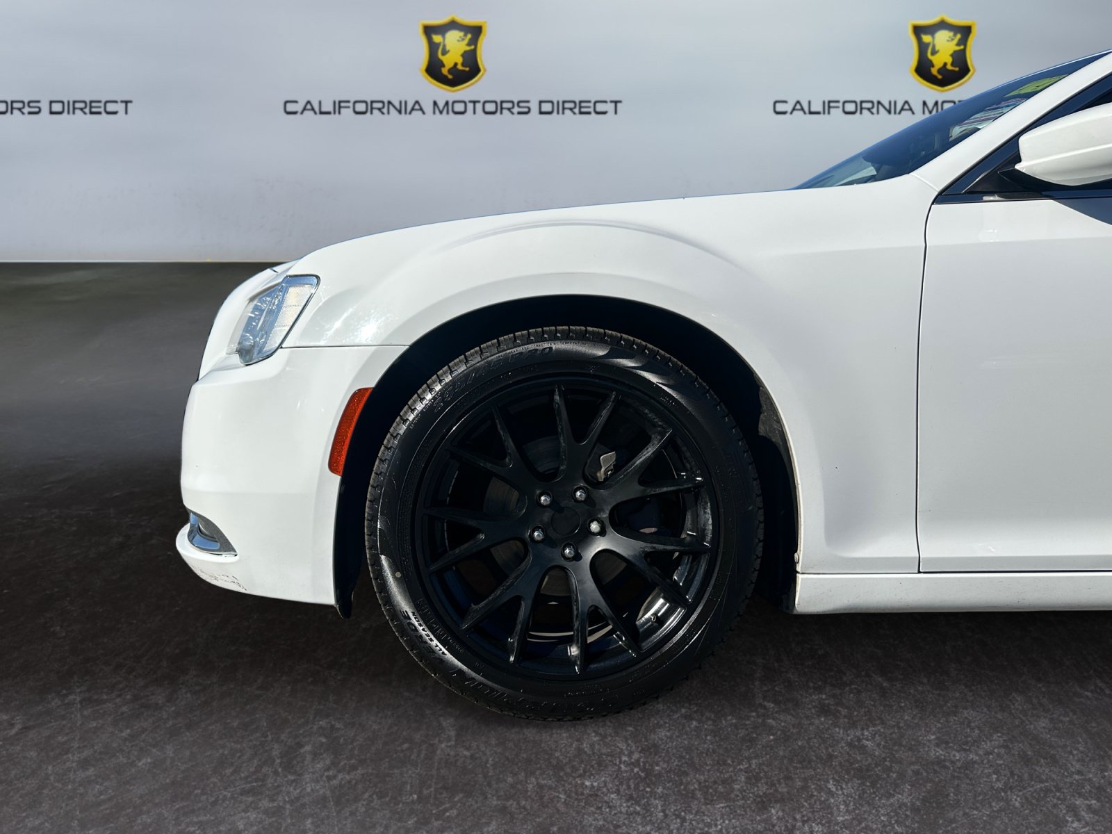 Used 2017 Chrysler 300 Limited w/ Value Package RWD image 14