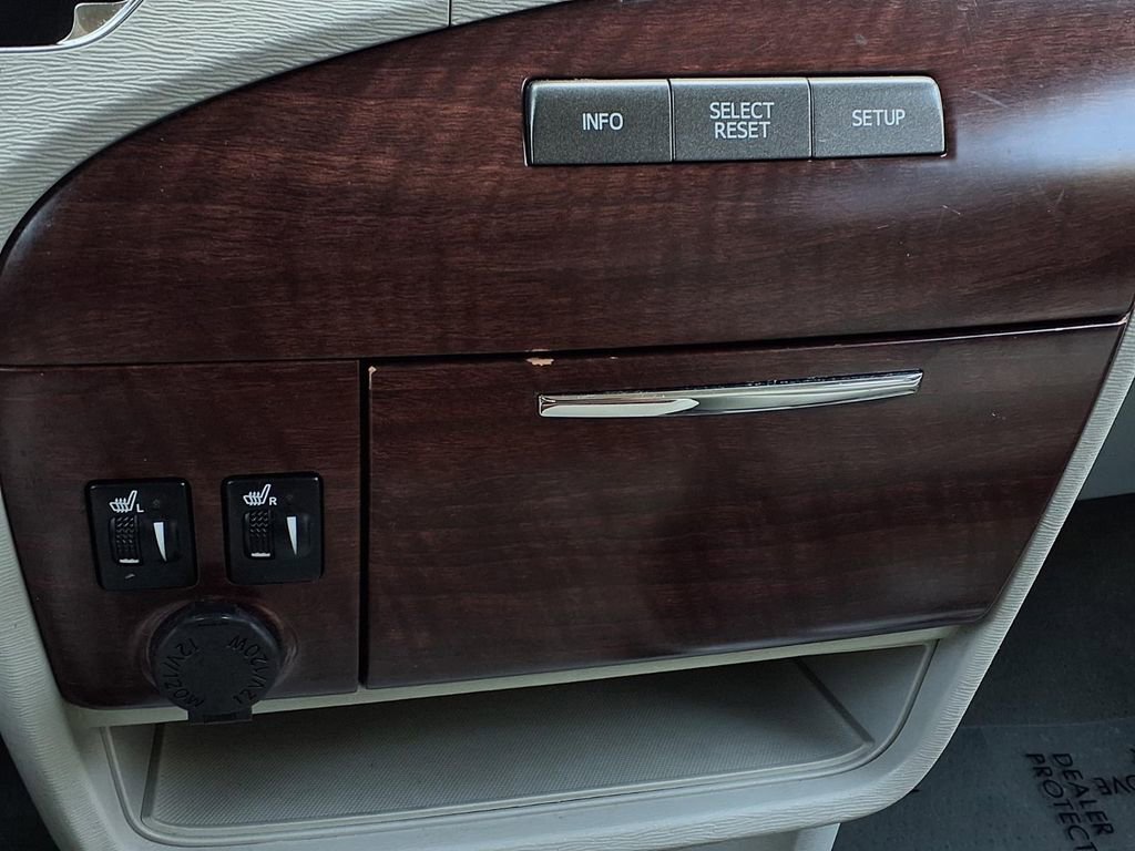 Used 2013 Toyota Sienna XLE FWD image 8