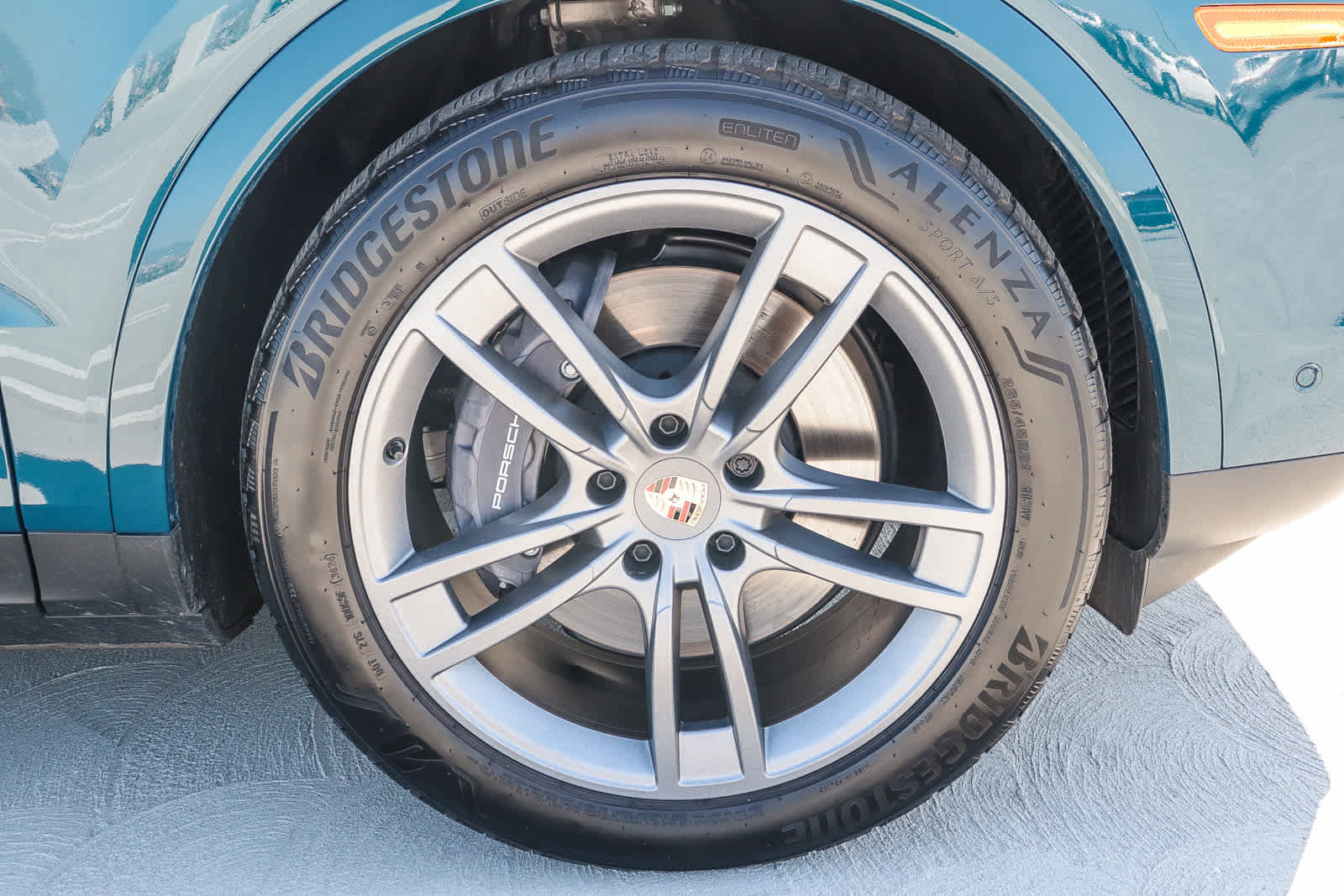 Used 2025 Porsche Cayenne Coupe image 14