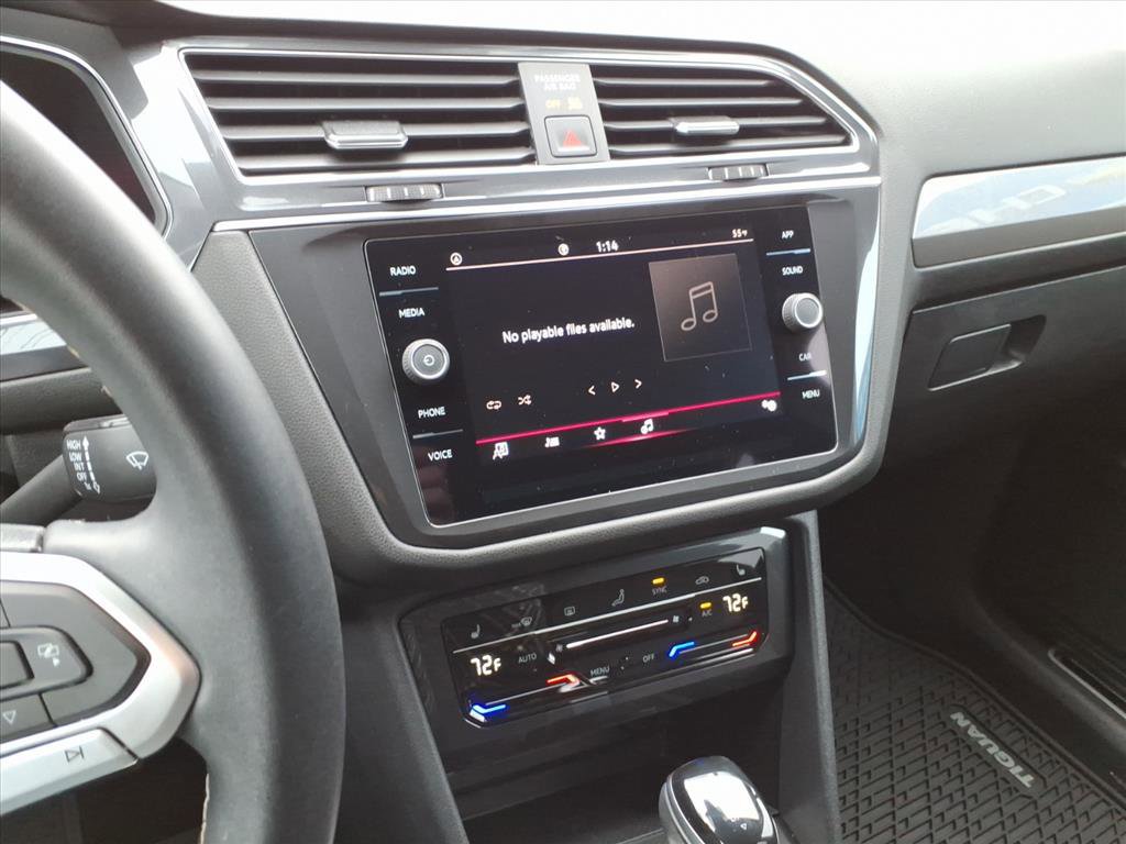 Used 2023 Volkswagen Tiguan SE R-Line image 22