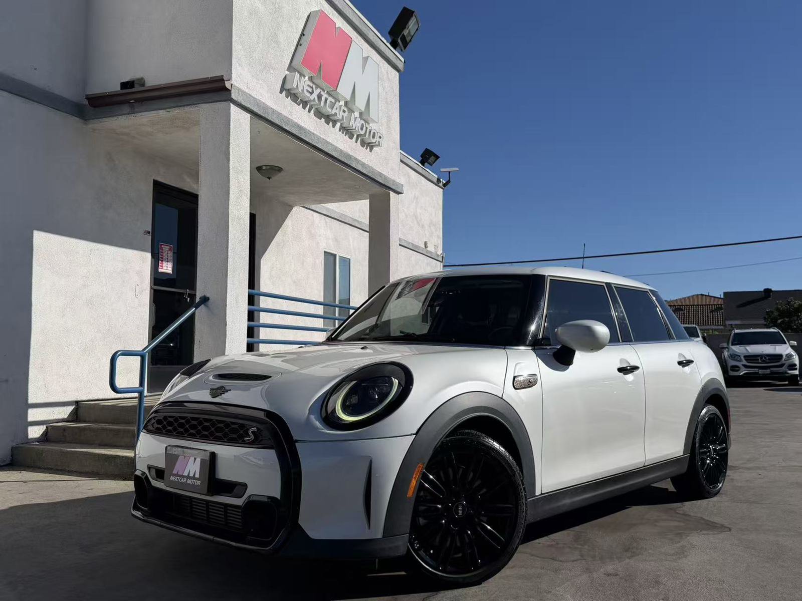 Used 2024 MINI Cooper S FWD image 1