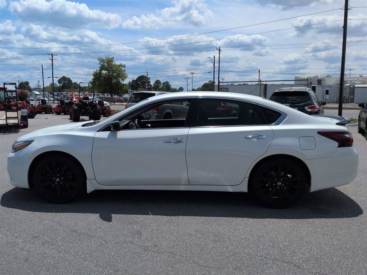 Used 2017 Nissan Altima 2.5 SR w/ Midnight Edition Package FWD image 6