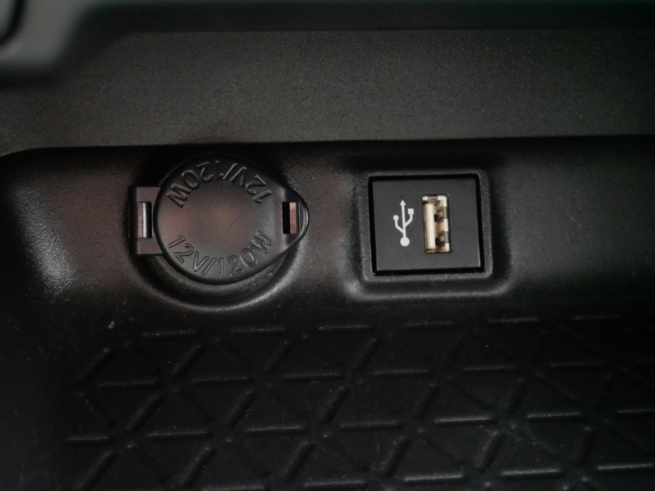 Used 2023 Toyota RAV4 LE AWD/4WD image 29
