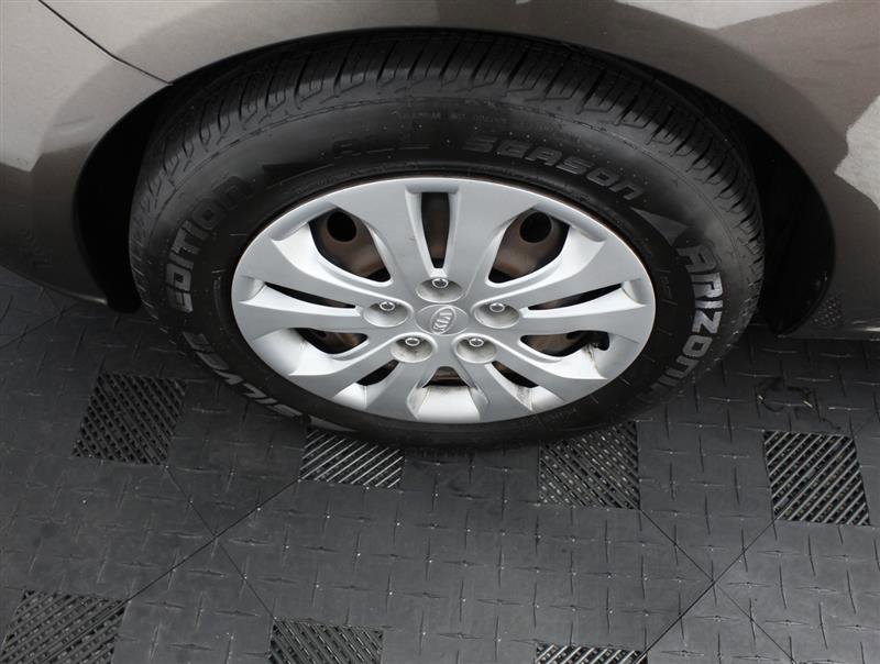 Used 2013 Kia Forte EX FWD image 19