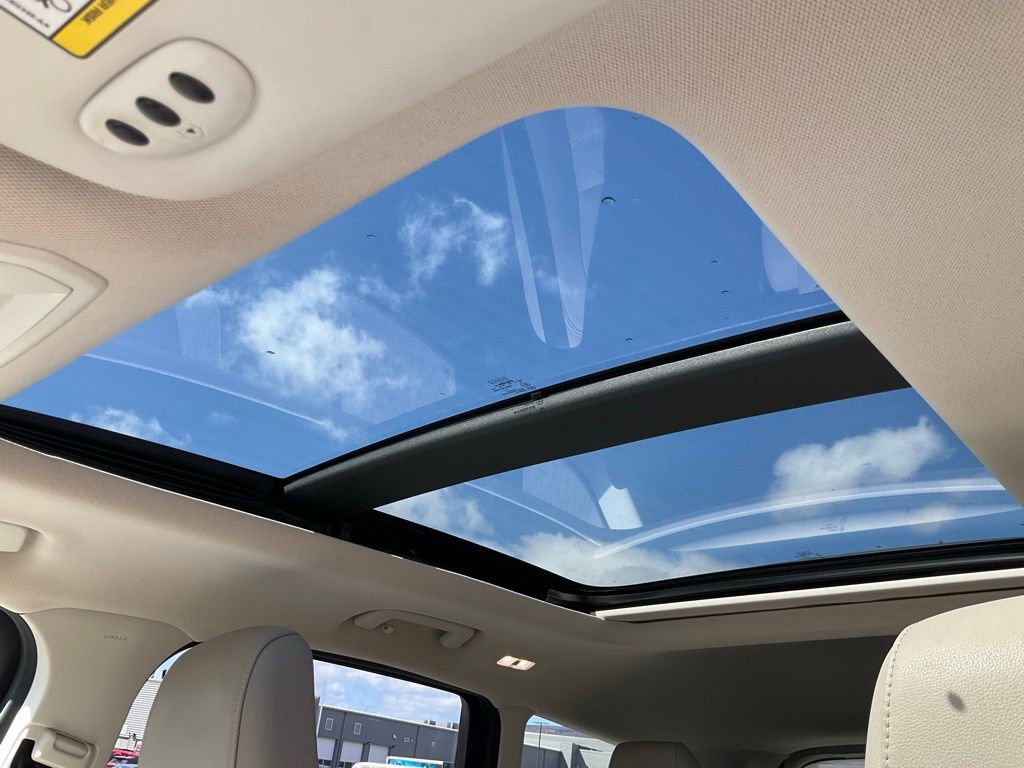 Certified 2019 Ford Escape Titanium image 3