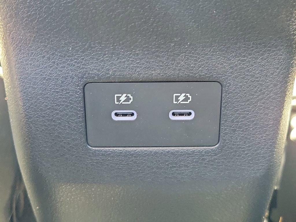 New 2026 Nissan Kicks SR w/ Cold Weather Package image 17