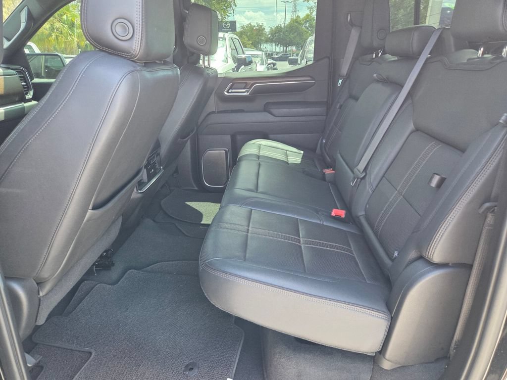 Certified 2024 Chevrolet Silverado 1500 High Country w/ Max Trailering Package AWD/4WD image 8