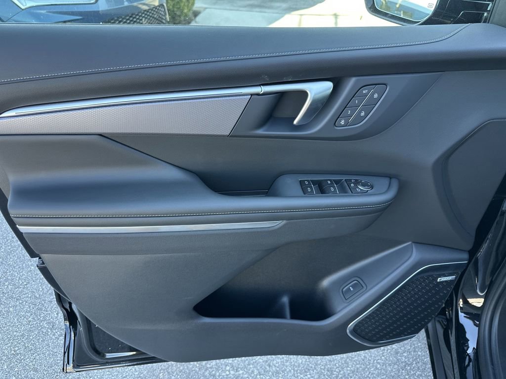 New 2026 Buick Enclave Sport Touring w/ Power Package image 11