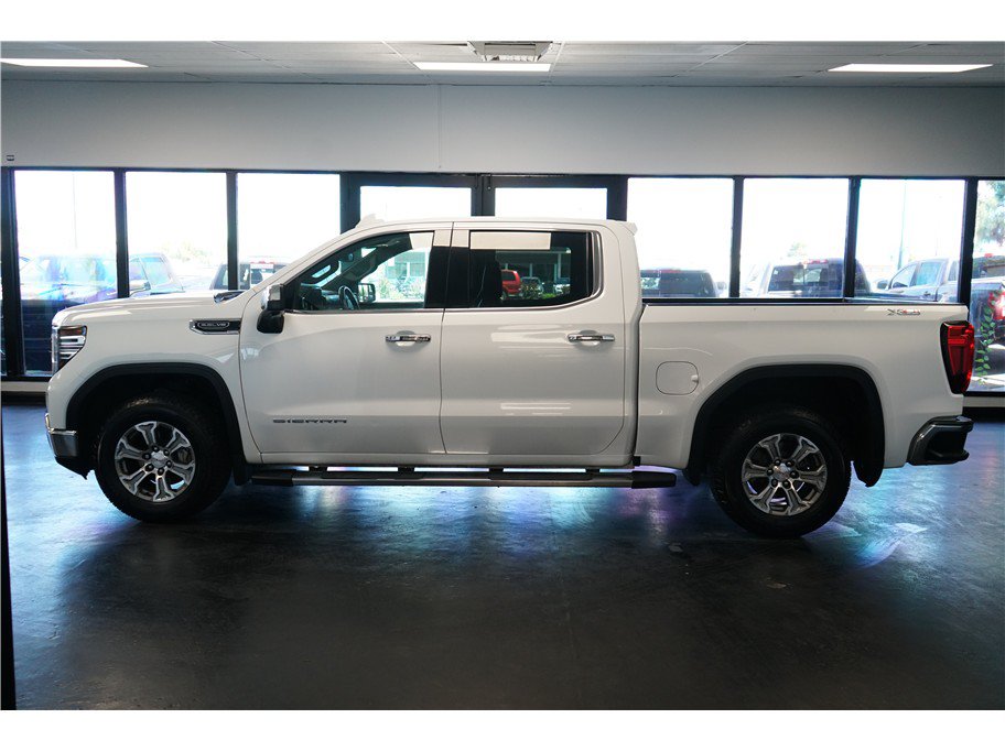 Used 2022 GMC Sierra 1500 SLT w/ SLT Premium Plus Package AWD/4WD image 4