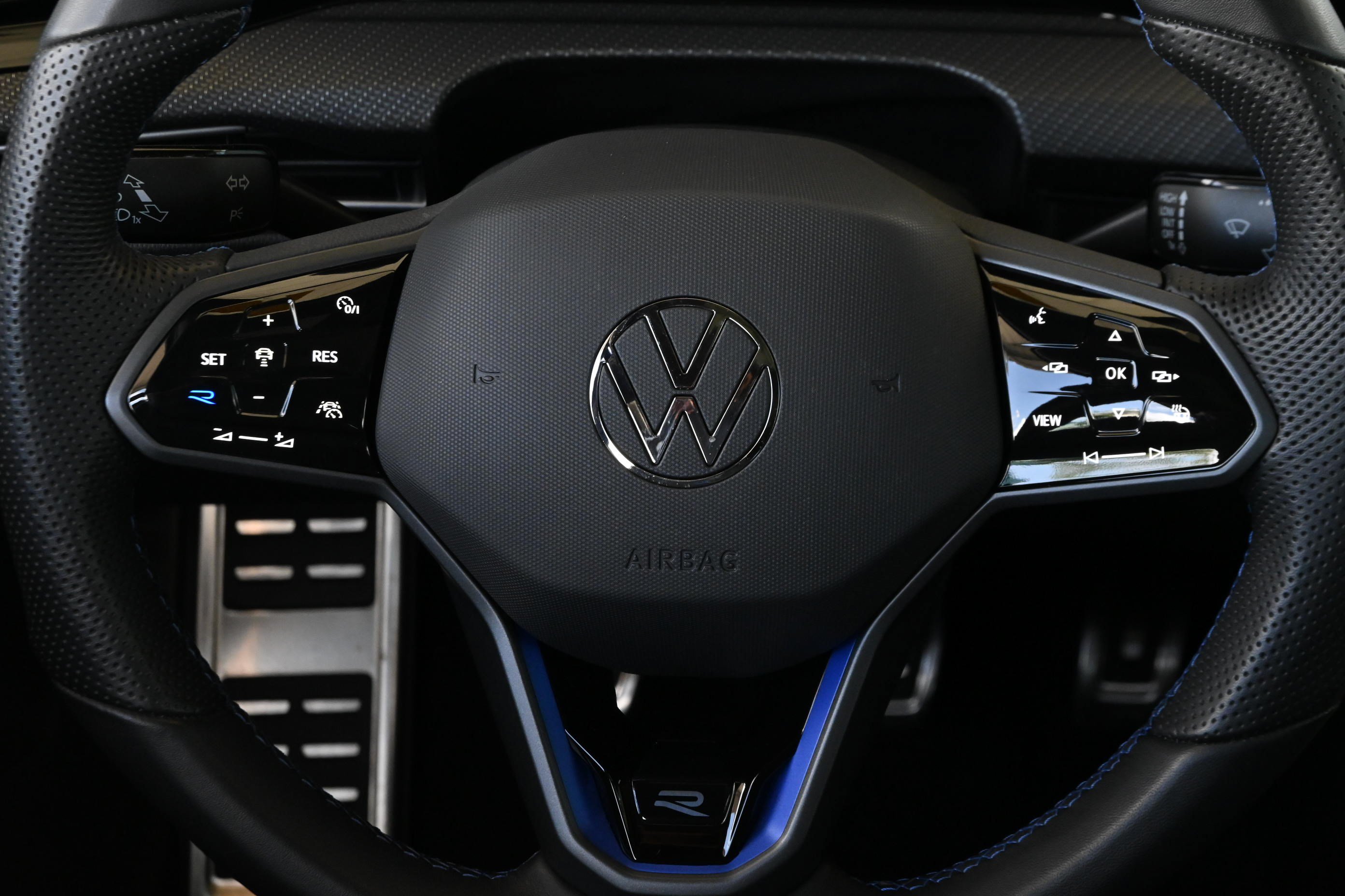 Used 2024 Volkswagen Golf R AWD/4WD image 30