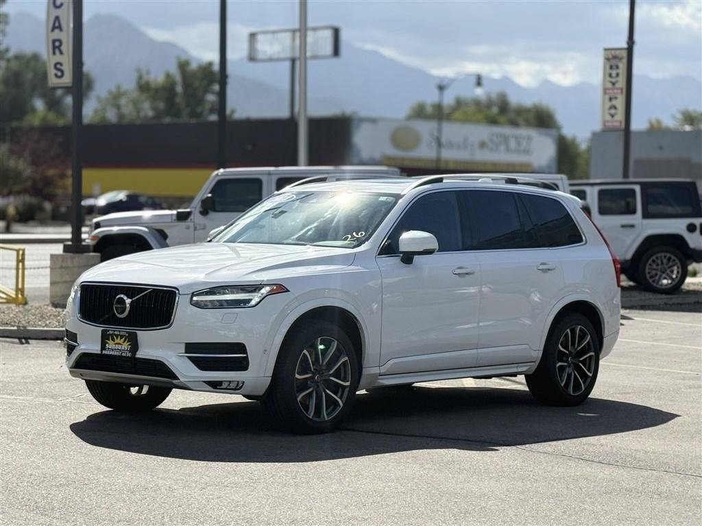 Used 2018 Volvo XC90 T6 Momentum w/ Convenience Package AWD/4WD image 3