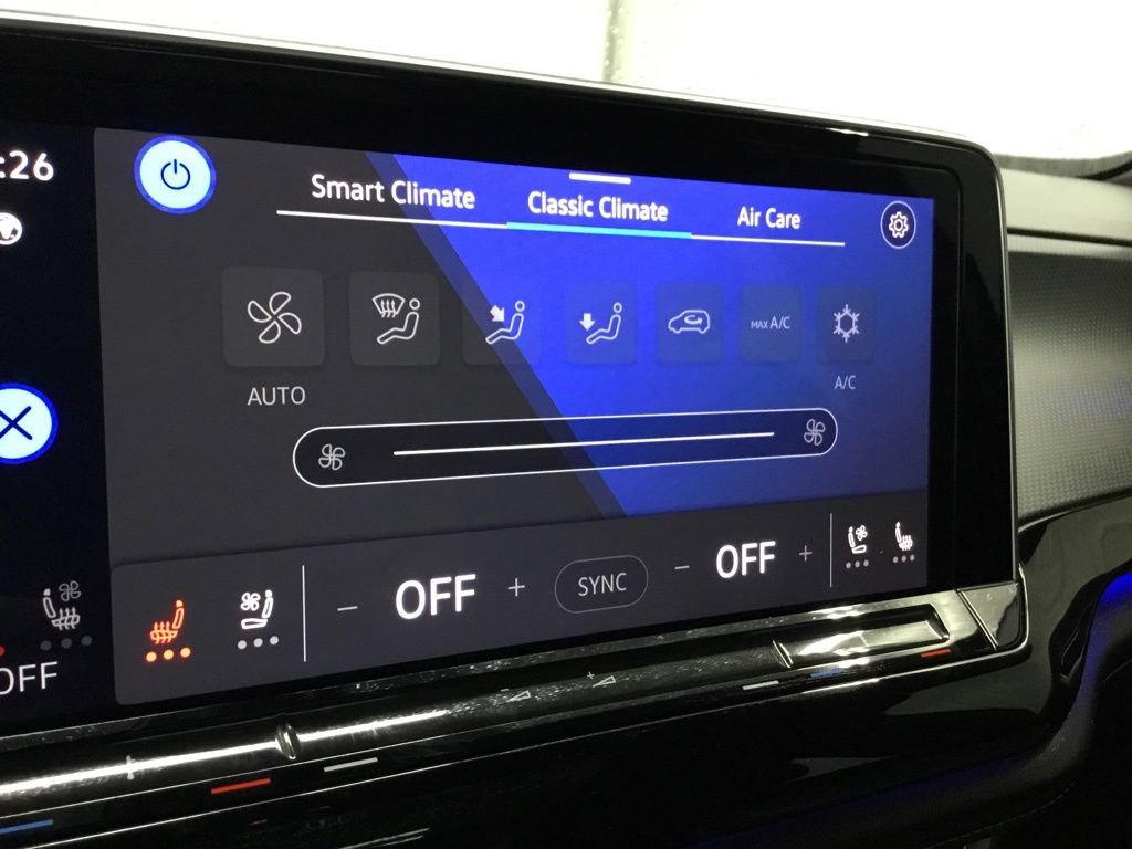 Used 2024 Volkswagen Atlas Cross Sport SEL R-Line AWD/4WD image 27