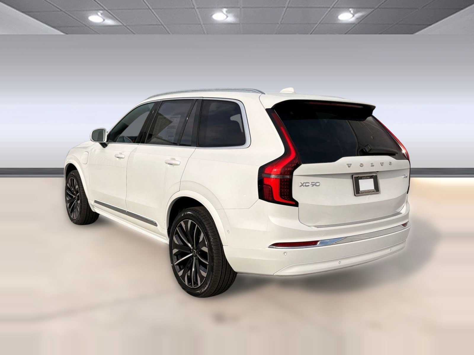 New 2026 Volvo XC90 T8 Plus w/ Protection Package Premier image 3