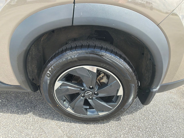 Used 2024 Nissan Rogue SV w/ SV Premium Package FWD image 20