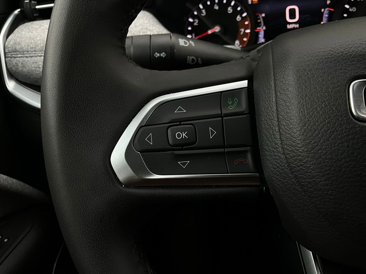 Used 2025 Jeep Compass Latitude AWD/4WD image 34