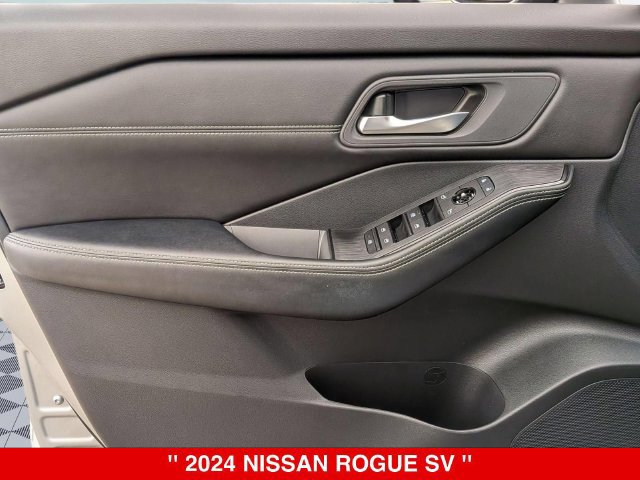 Certified 2024 Nissan Rogue SV w/ SV Premium Package AWD/4WD image 12