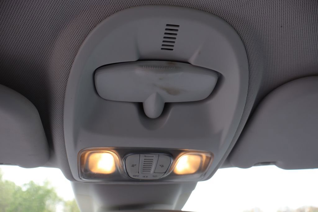 Used 2014 FIAT 500L Easy w/ Popular Equipment Group FWD image 17