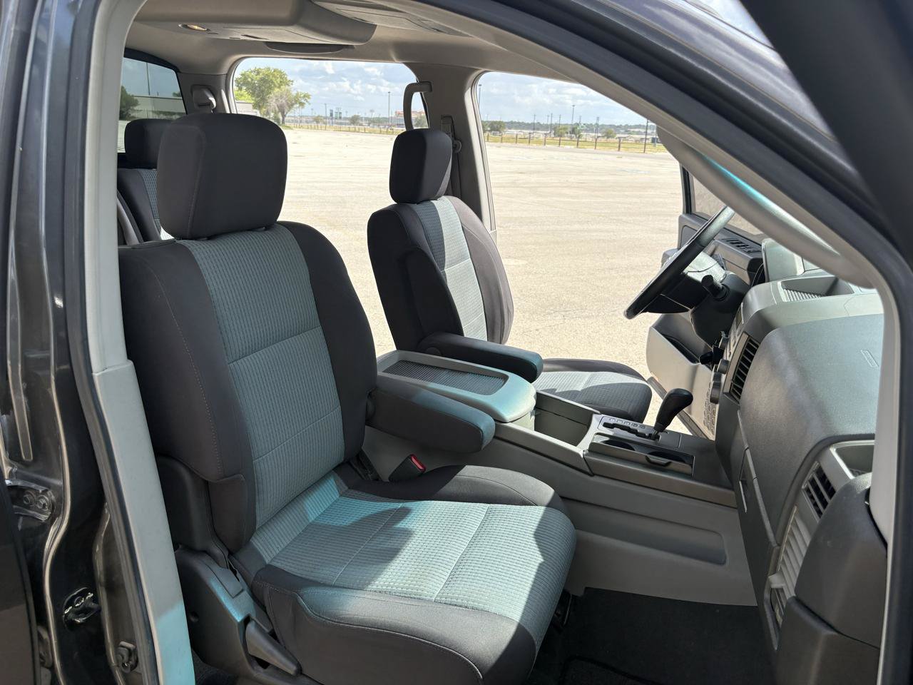 Used 2004 Nissan Titan SE RWD image 35