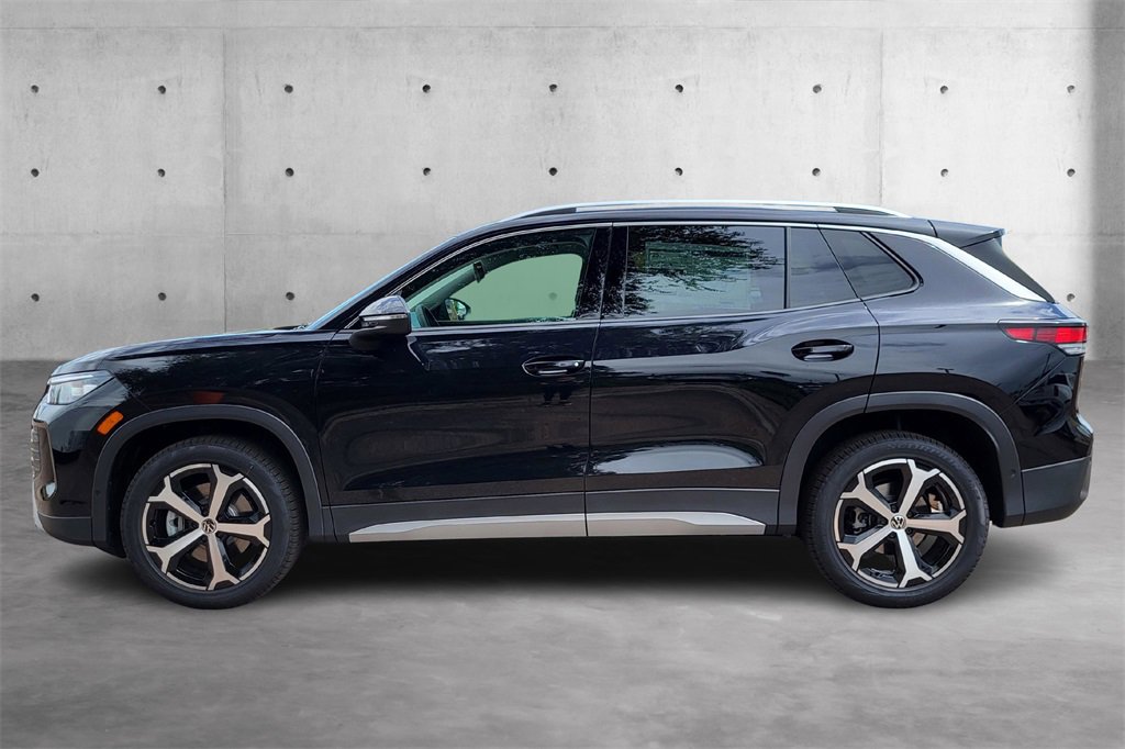 New 2025 Volkswagen Tiguan SE image 27