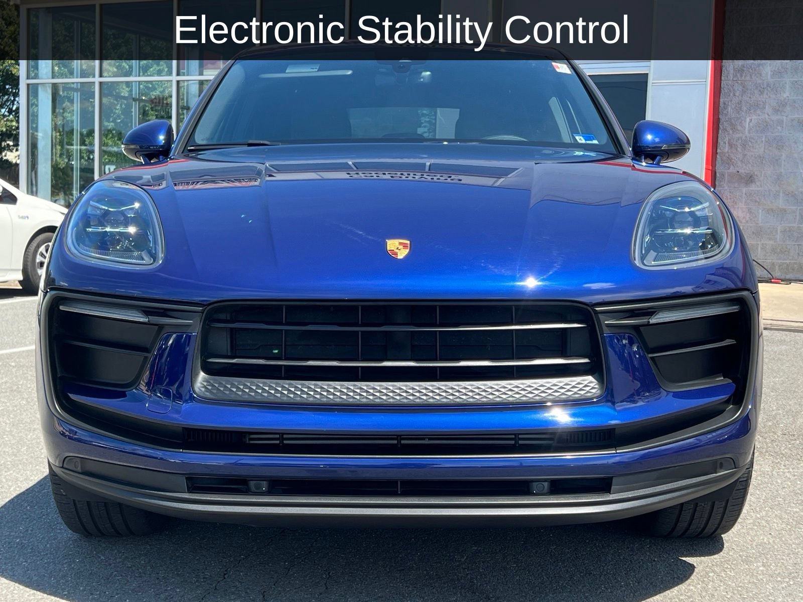 Used 2022 Porsche Macan AWD/4WD image 10