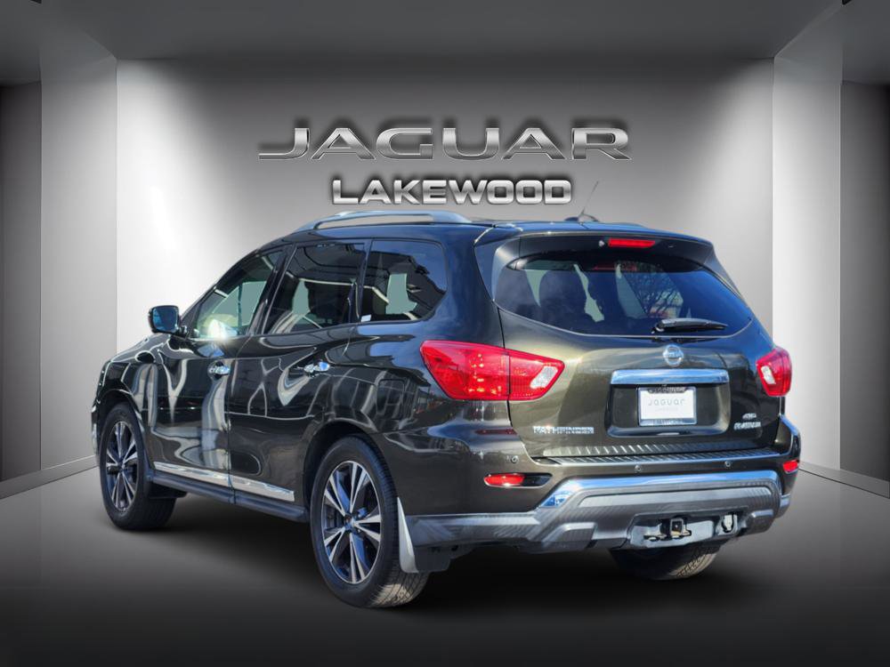 Used 2017 Nissan Pathfinder Platinum image 3