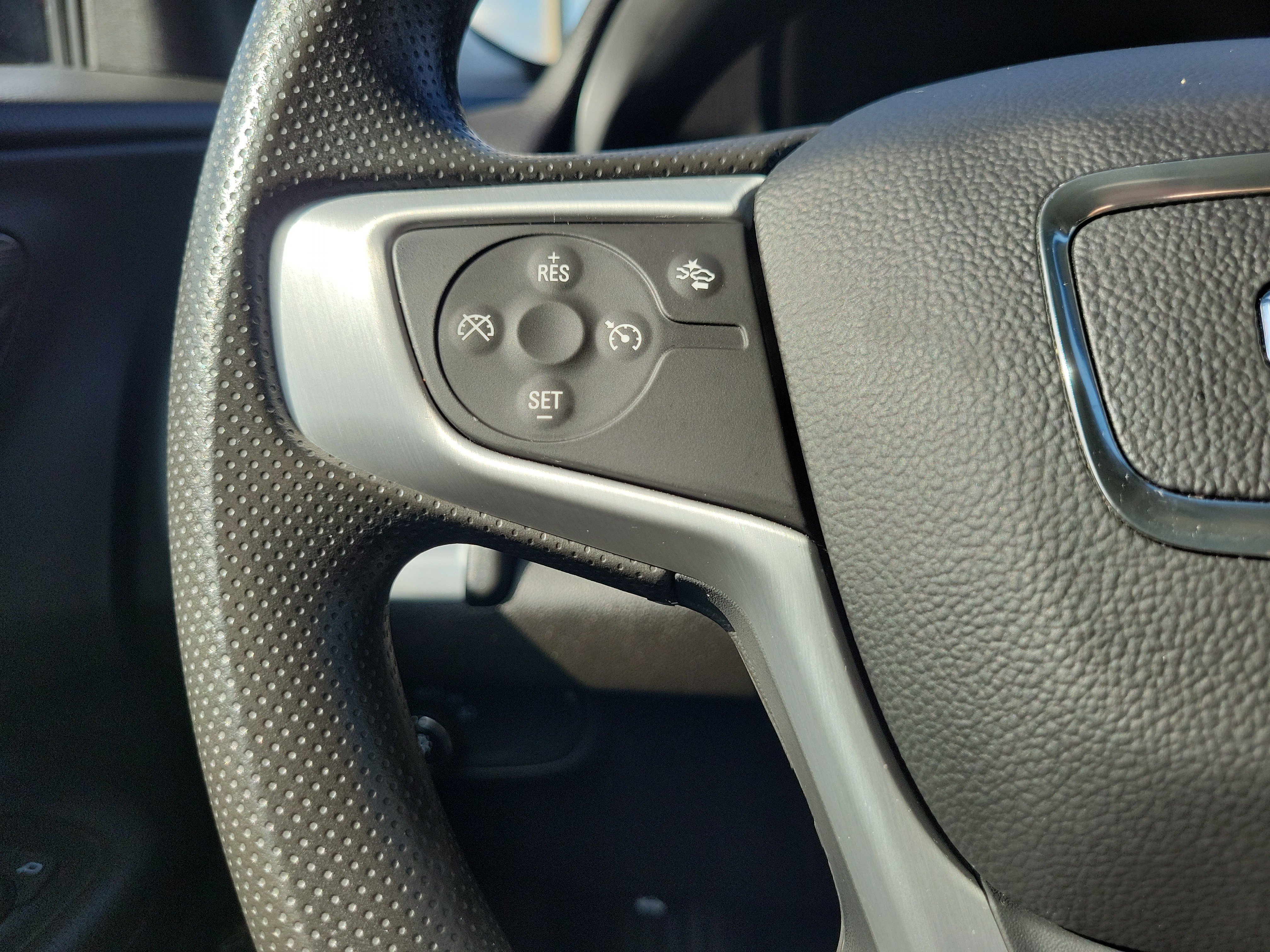 Used 2023 GMC Terrain SLE w/ Driver Convenience Package image 21