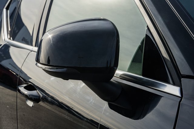 Used 2023 Volvo XC40 B5 Plus w/ Climate Package image 15