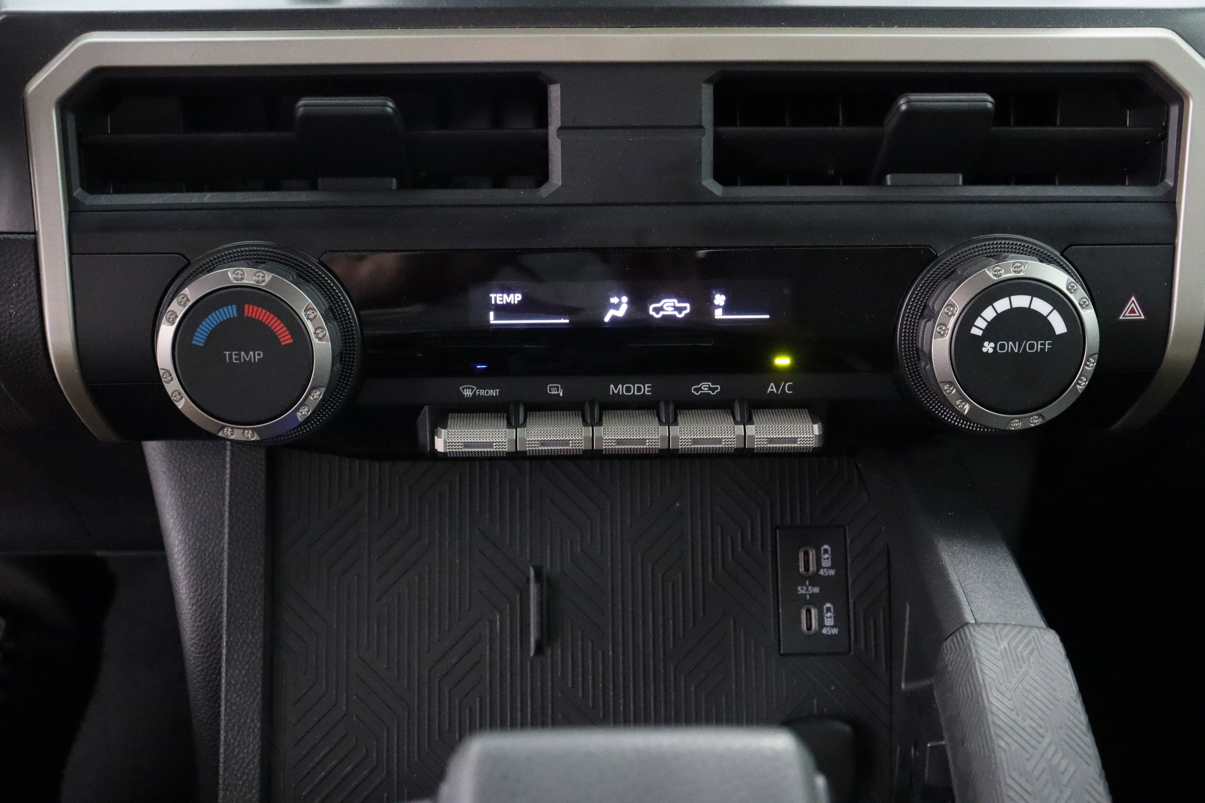 Used 2025 Toyota Tacoma SR5 AWD/4WD image 19